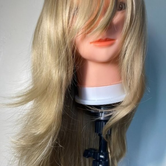 Shoulder-Length Blonde Wig - Picture 5 of 9